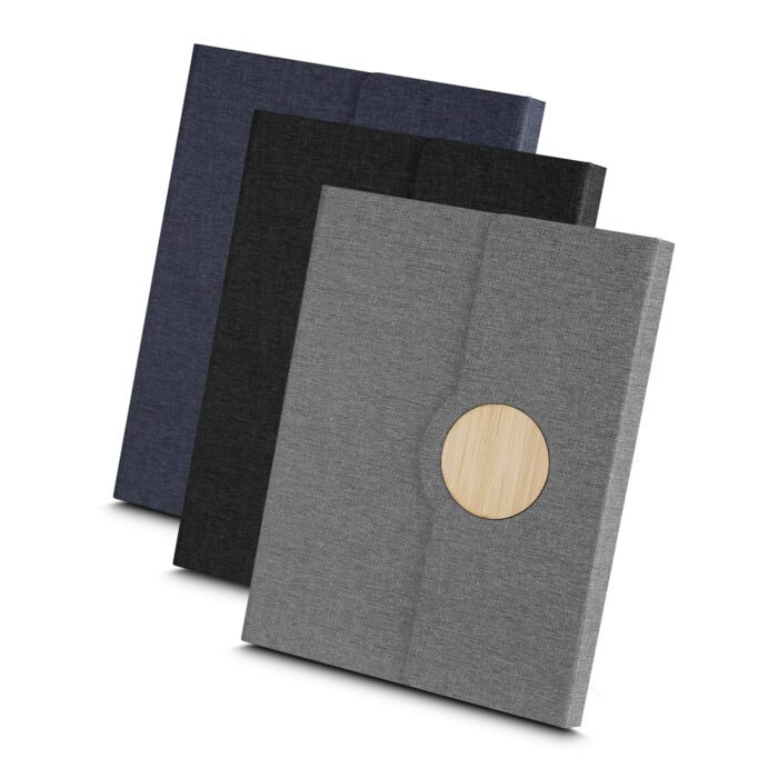 Caderno com capa em RPET e detalhe em bambu